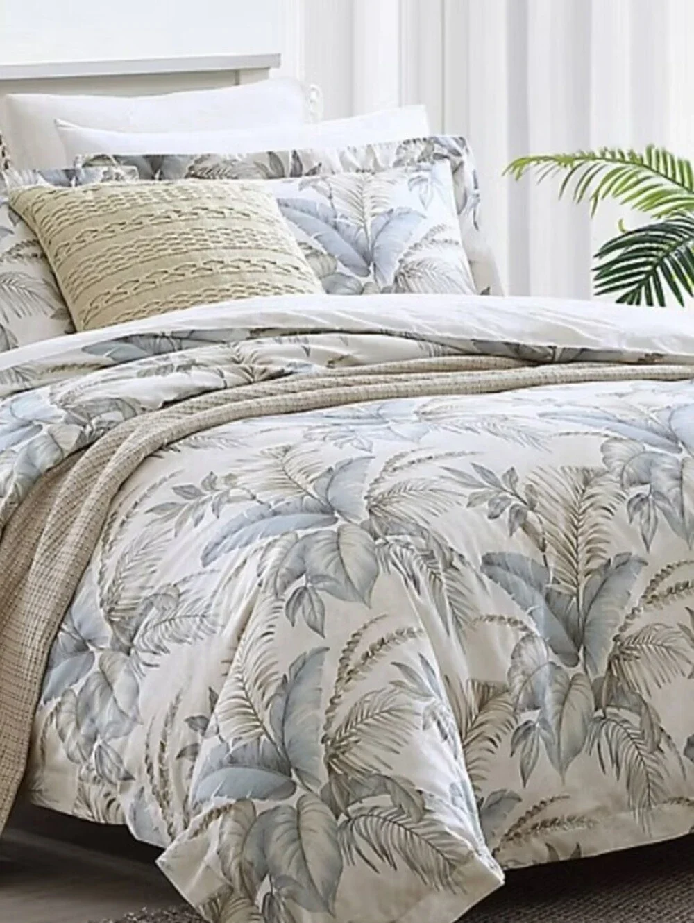 Tommy Bahama Baker's Bluff Reversible 3-Piece Queen Comforter Set